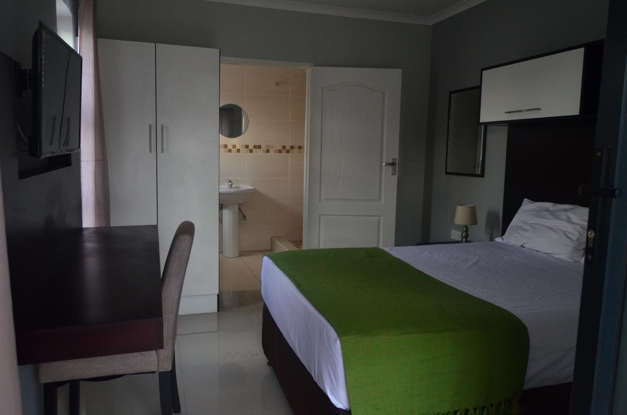 Bed and Breakfast Cosy Palms à Gaborone Extérieur photo