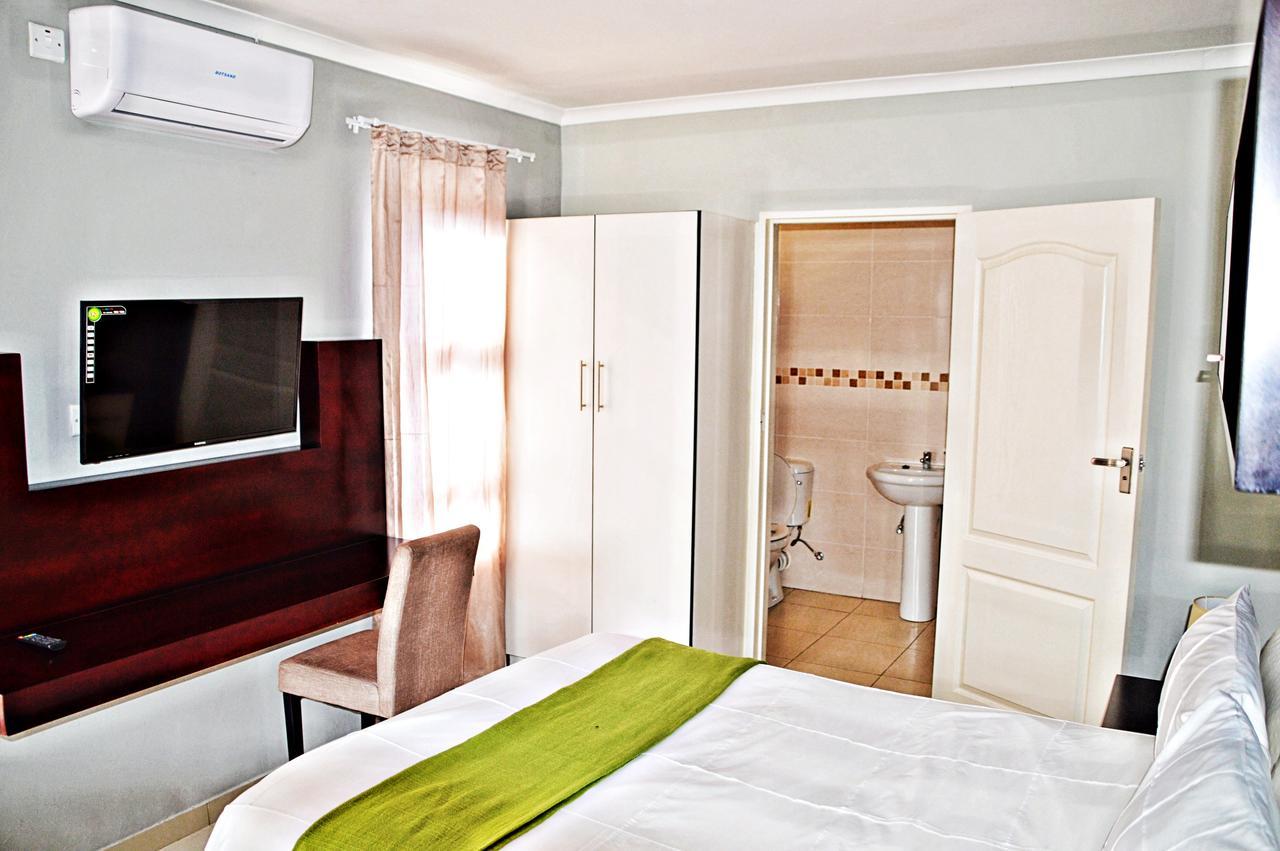 Bed and Breakfast Cosy Palms à Gaborone Extérieur photo