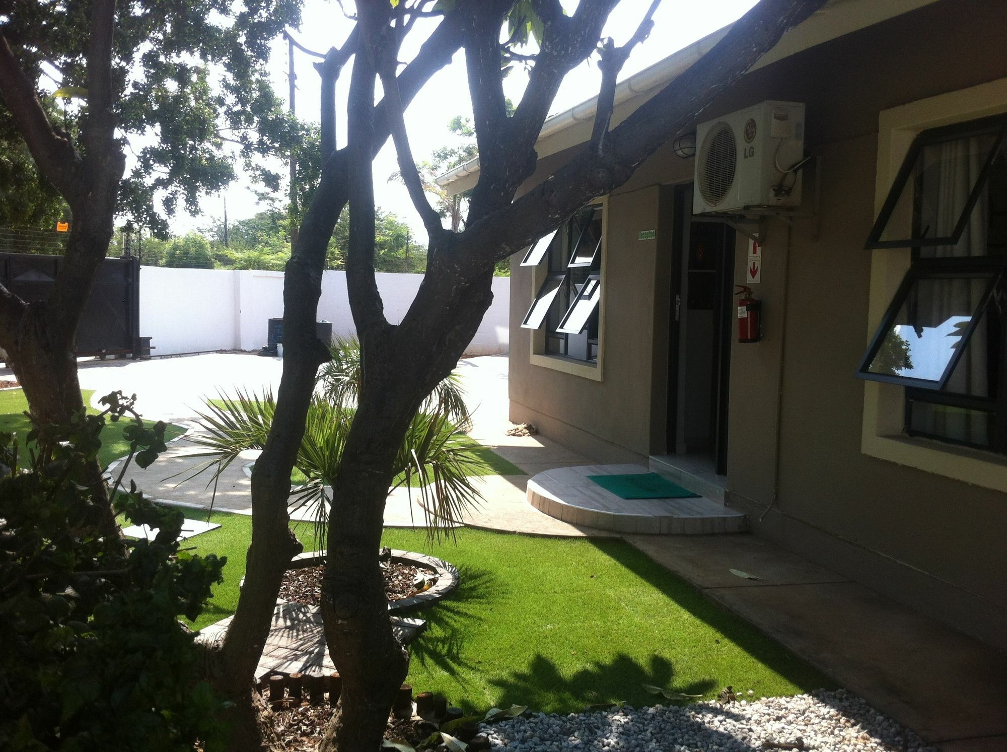 Bed and Breakfast Cosy Palms à Gaborone Extérieur photo